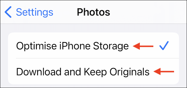 Elija "Optimizar el almacenamiento del iPhone" para eliminar automáticamente las fotos cuando se esté quedando sin espacio de almacenamiento. 