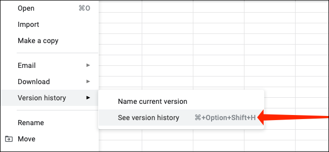 Haga clic en "Ver historial de versiones" para ver versiones anteriores de su hoja de cálculo de Google Sheets.
