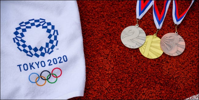 Logotipo de Tokio 2020 con metales de oro, plata y bronce