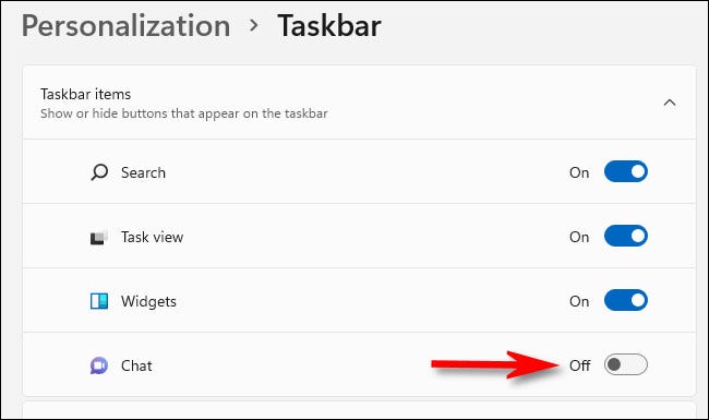 En Personalización> Barra de tareas, cambie "Chat" a "Desactivado".