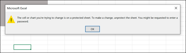 Un ejemplo de un mensaje de error de Excel después de un intento de editar una celda bloqueada.