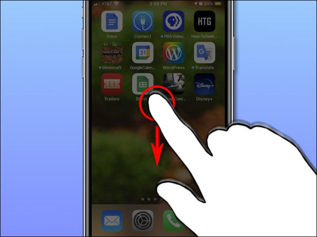 Inicie la búsqueda de Spotlight en iPhone o iPad deslizando el dedo hacia abajo cerca del centro de la pantalla.