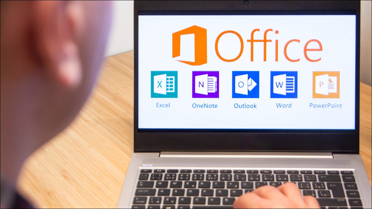Microsoft Office en una computadora portátil