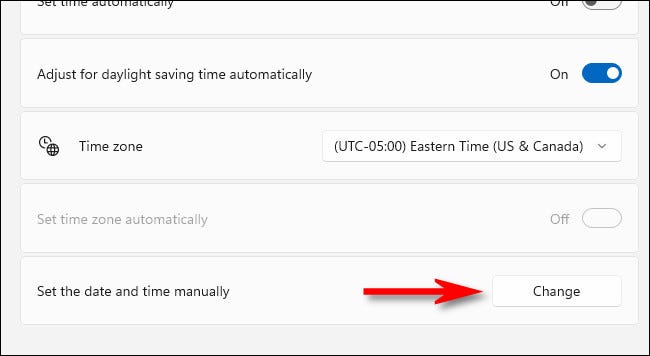 Junto a "Establecer hora y fecha manualmente", haga clic en "Cambiar".