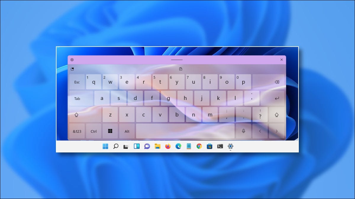 Un teclado táctil de Windows 11 con un tema aplicado.