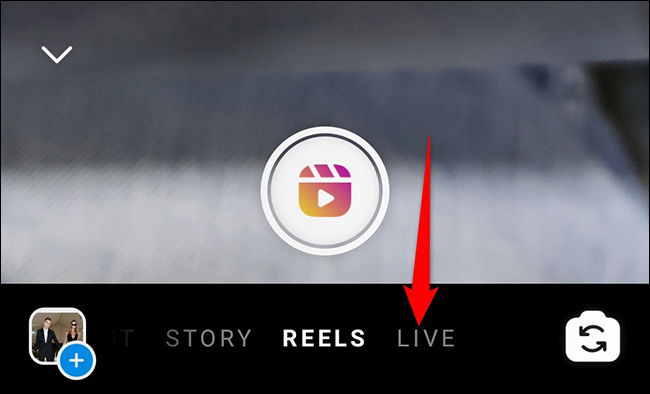 Toca "En vivo" en la pantalla "Tu historia" en Instagram.