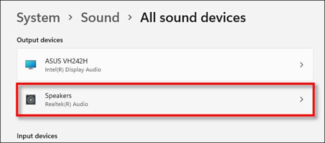 Haga clic en el dispositivo de sonido en "Todos los dispositivos de sonido" que le gustaría cambiar.