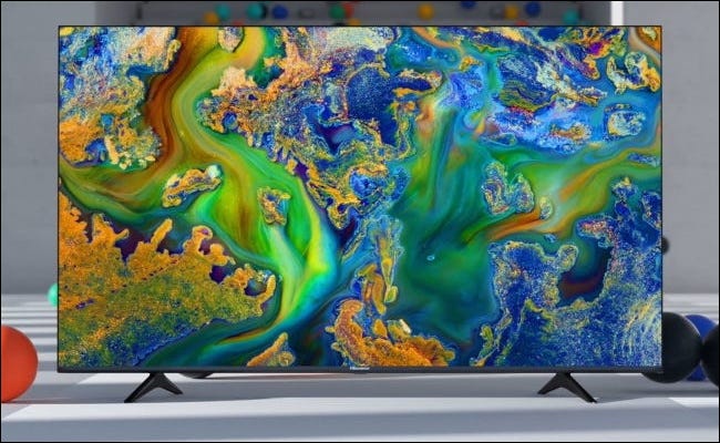 Hisense U6G en piso gris