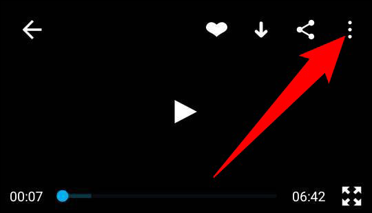 Toque los tres puntos en la esquina superior derecha de un video en la aplicación Vimeo.