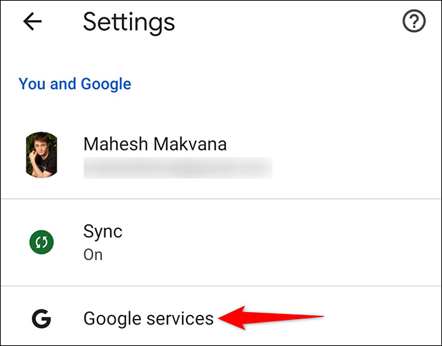 Toca "Servicios de Google" en la página "Configuración" en Chrome en Android.