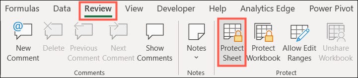 En la pestaña Revisar, haga clic en Proteger hoja