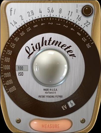 La pantalla de la aplicación imita los medidores de luz más antiguos e incluye ajustes de velocidad de obturación, apertura e ISO.