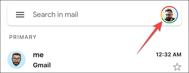 Toca tu foto de perfil de Gmail en la esquina superior derecha.