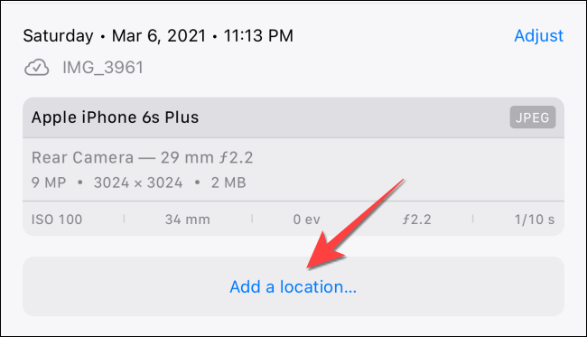 Toque "Agregar ubicación" en la pantalla de información de la foto.