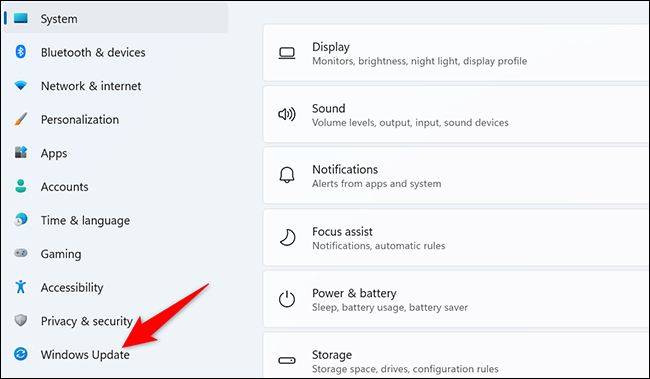 Seleccione "Actualización de Windows" en la barra lateral izquierda en Configuración en Windows 11.