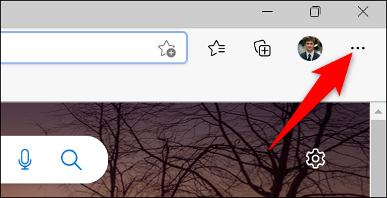 Haga clic en los tres puntos en la esquina superior derecha de Edge.