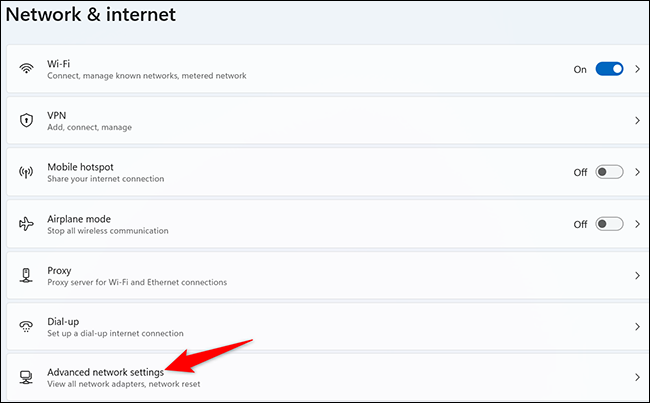 Haga clic en "Configuración de red avanzada" en la página "Red e Internet".