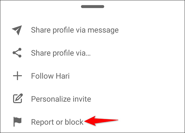 Toca "Informar o Bloquear" en el menú de tres puntos.
