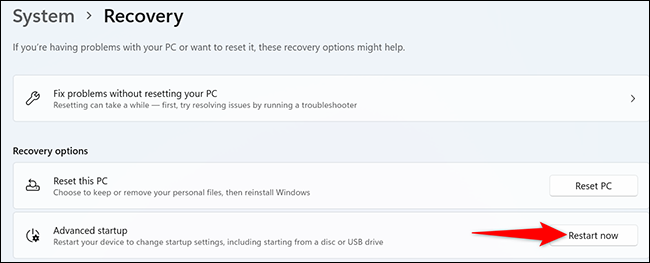 Haga clic en "Reiniciar ahora" en la pantalla "Recuperación" en Configuración en Windows 11.