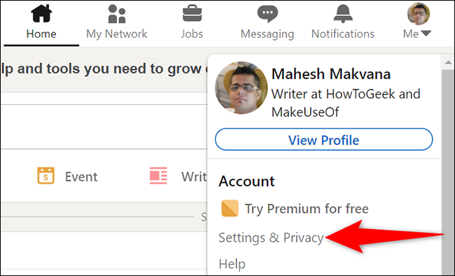 Seleccione Yo> Configuración y privacidad en LinkedIn.