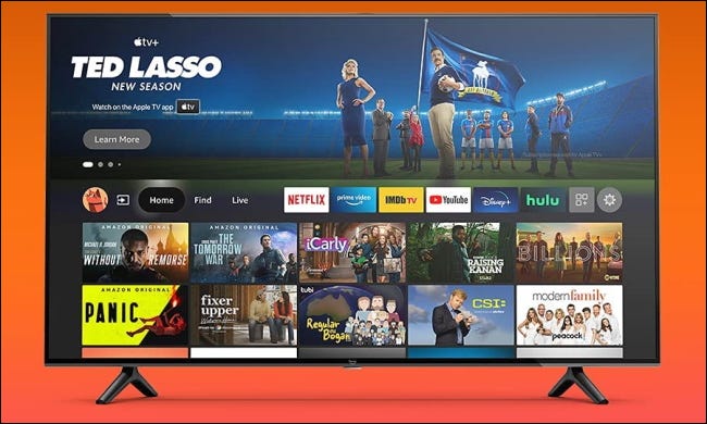 Amazon Fire TV 4 sobre fondo naranja