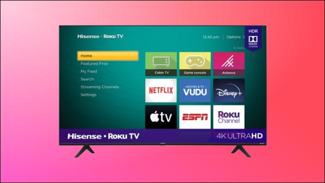 Hisense 43R6E3 sobre fondo rosa