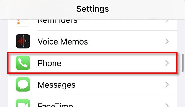 En la configuración de iPhone, toca "Teléfono".