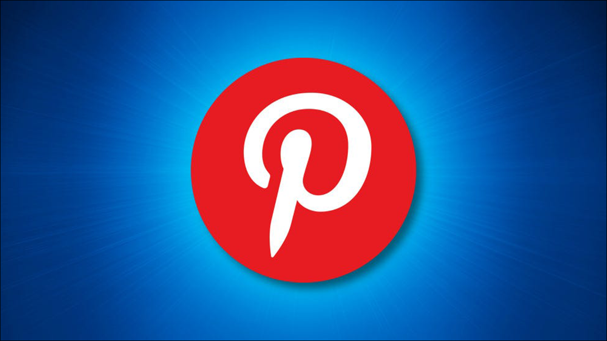 Logotipo de Pinterest sobre fondo azul.