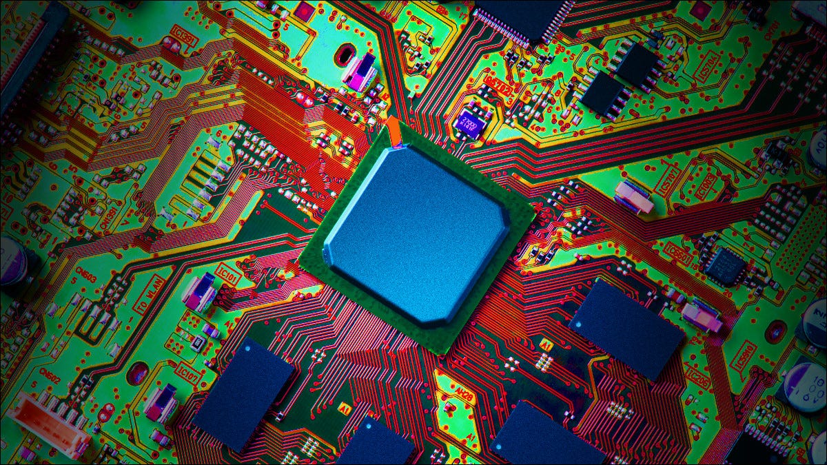 Una foto de un microchip de computadora.
