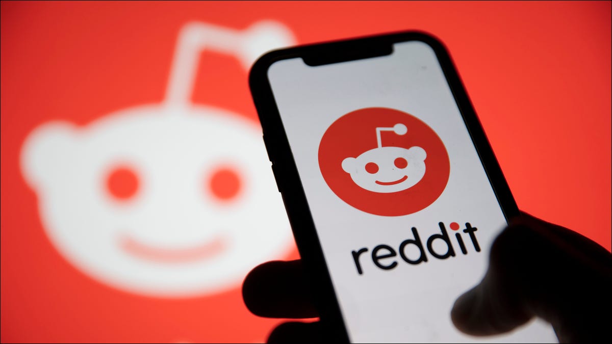 Logotipo de Reddit en un teléfono inteligente