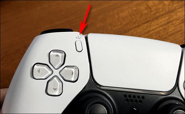 En el controlador de PS5, presione el botón de captura.