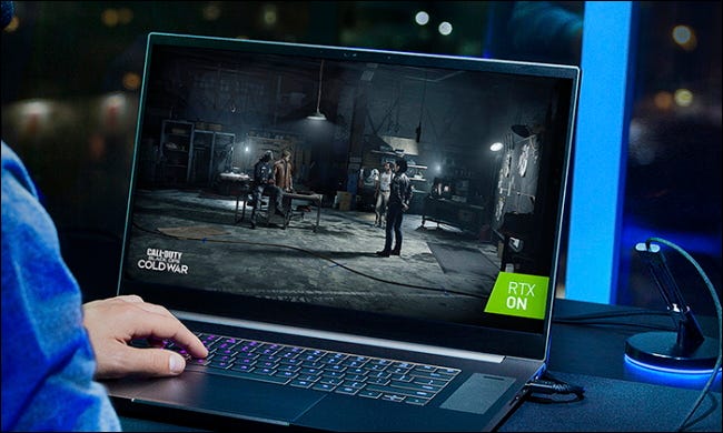 Razer Blade 17 con juego Call of Duty