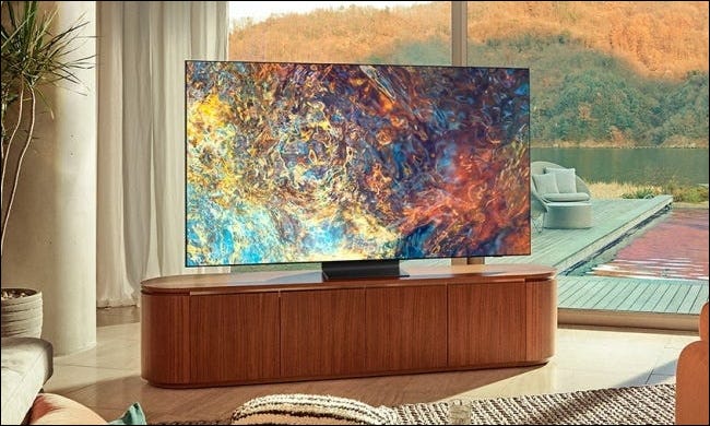 Samsung QN90A en la sala de estar