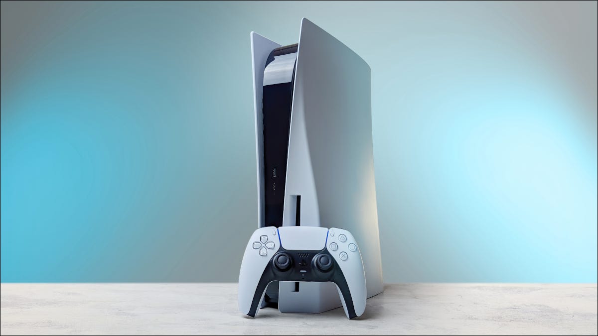 Control remoto y consola Playstation 5 blanca