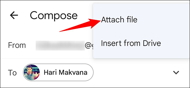 Seleccione "Adjuntar archivo" en Gmail en el móvil.