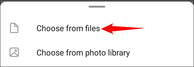 Toque "Elegir de archivos" en Outlook en dispositivos móviles.