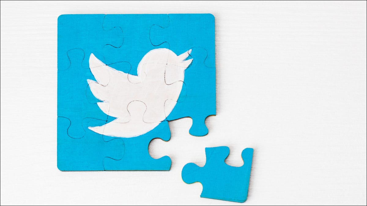 El logo de Twitter en forma de rompecabezas al que se le quitó una pieza.