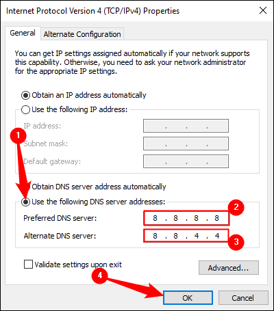 Seleccione "Usar las siguientes direcciones de servidor DNS", luego escriba las direcciones IP del servidor DNS.  Haga clic en "Aceptar" para guardar.
