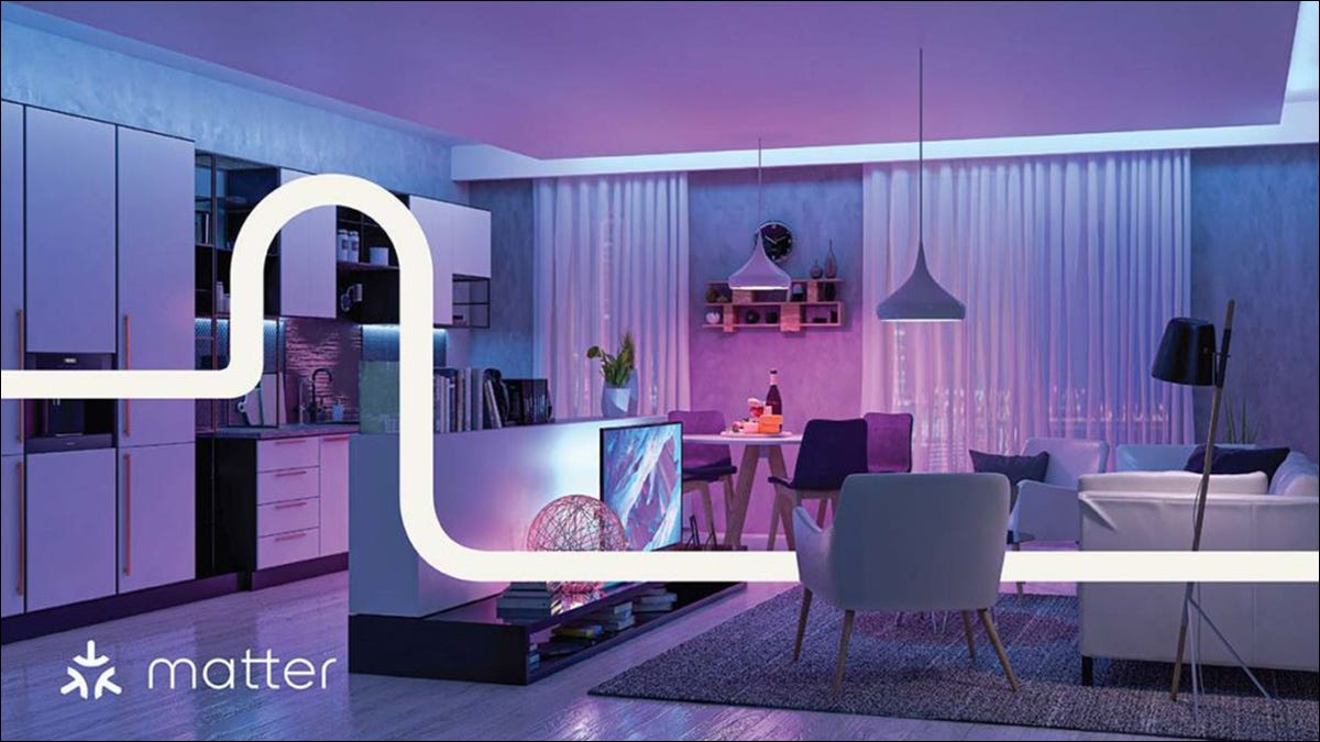 Una casa inteligente moderna equipada con luces de colores.