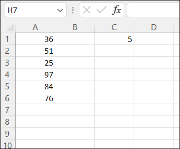 Los multiplicandos y el multiplicador en Excel.