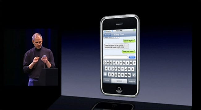 Steve Jobs presenta Messages por primera vez, con Green Bubbles, en 2007.