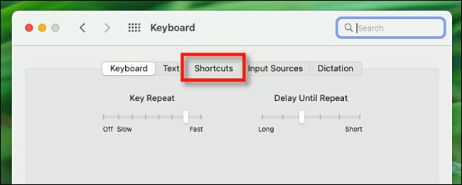 En las preferencias del sistema de teclado, haga clic en "Accesos directos".