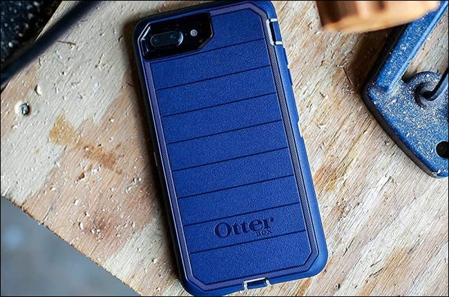 Funda azul para iPhone SE de OtterBox Defender