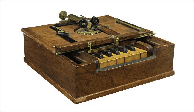 El modelo patentado de máquina de escribir de 1868 Sholes, Glidden y Soule.