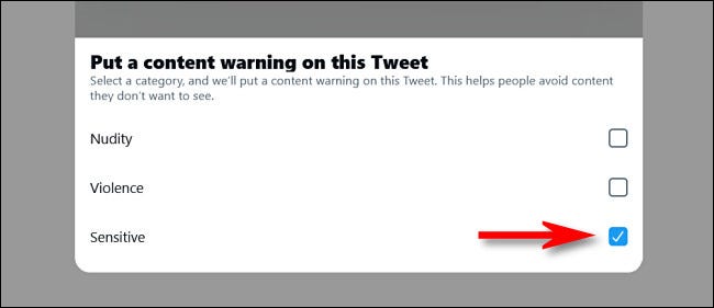 Marque las casillas de advertencia de contenido que necesita en Twitter.
