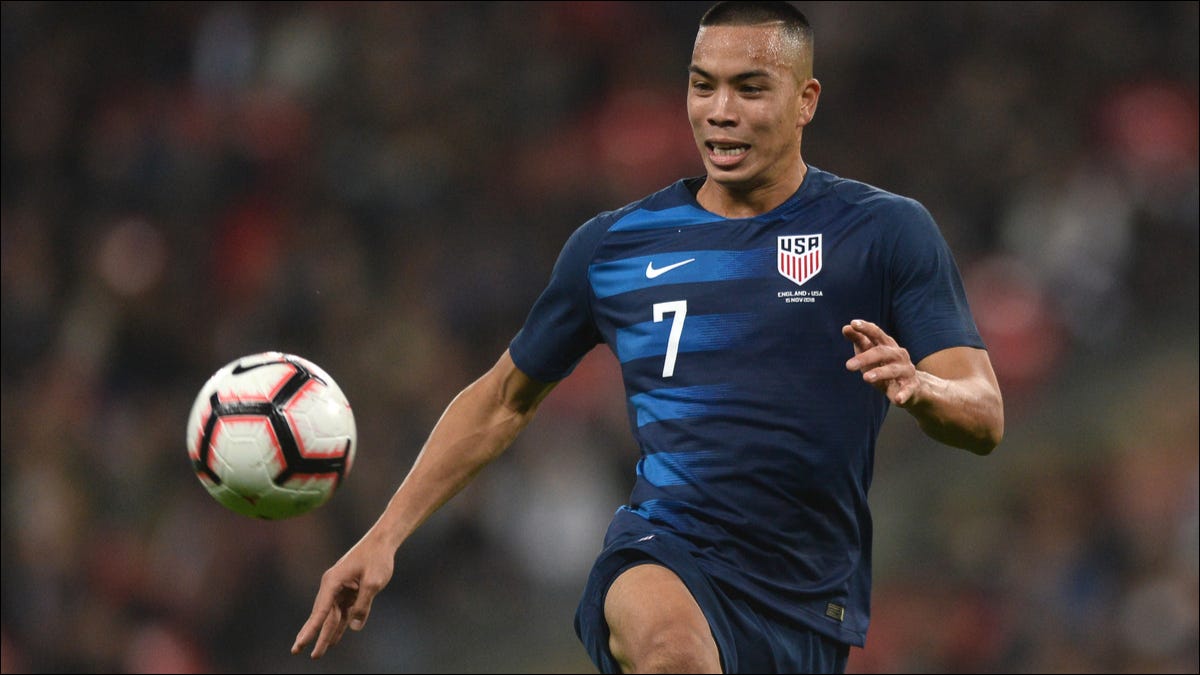 Un juego de fútbol de los Estados Unidos y una pelota.