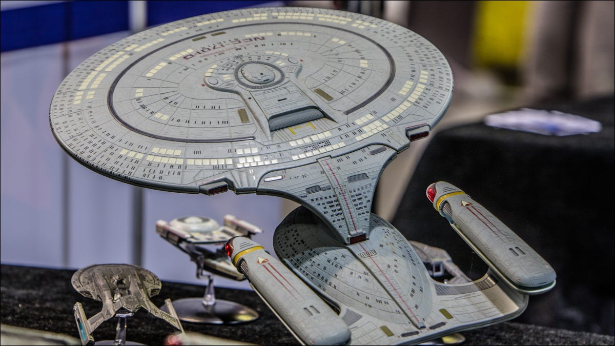 Un modelo del USS Enterprise.