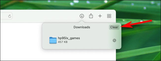 In the Safari downloads list, click the "Clear" button to clear your download history.