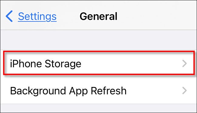 En Configuración general, seleccione "Almacenamiento de iPhone".