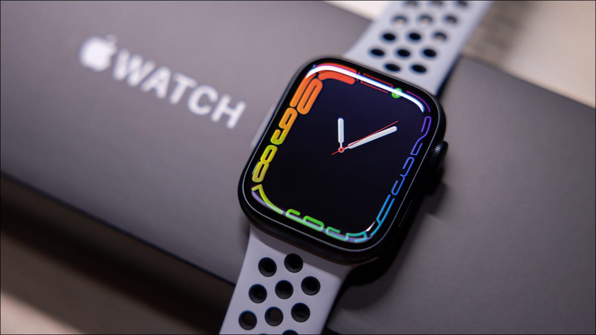 Primer plano de la edición Nike de Apple Watch Series 7.